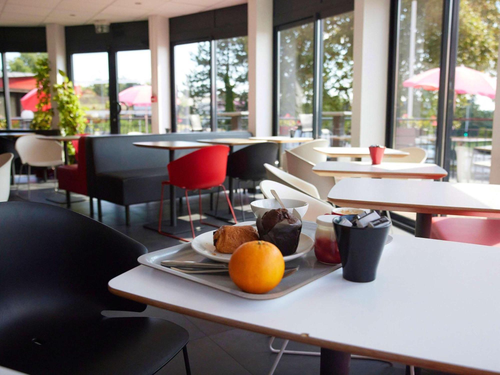 Hotel Ibis Chalon Sur Saone Nord Exterior foto