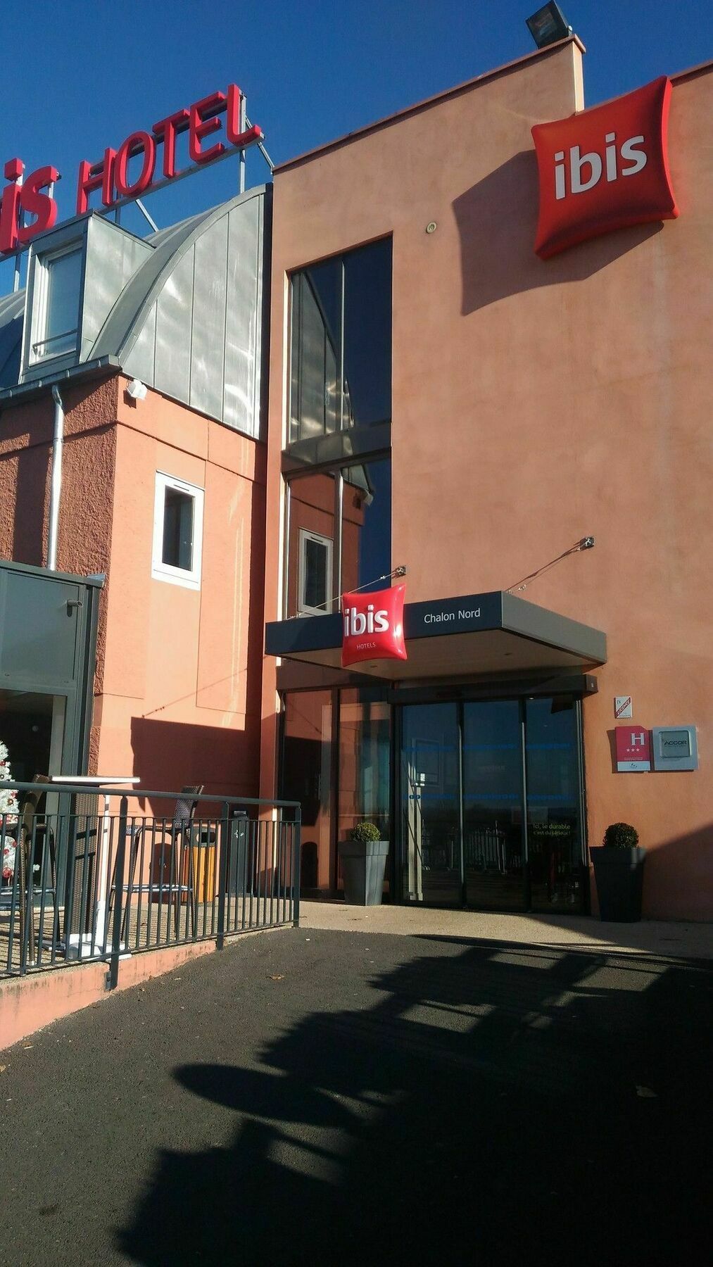 Hotel Ibis Chalon Sur Saone Nord Exterior foto